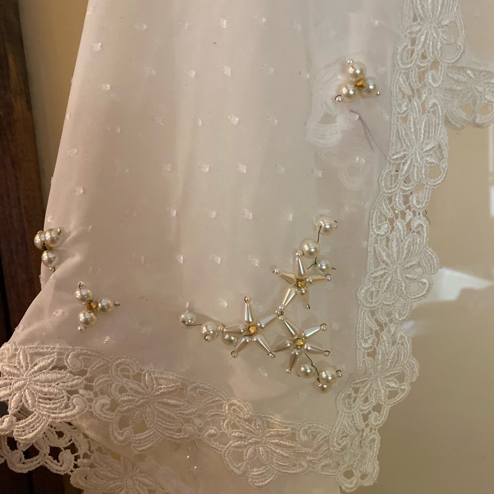 NWT unique beaded flowers handmade white color fancy bride scarf Chapel Veil - Picture 2 of 7